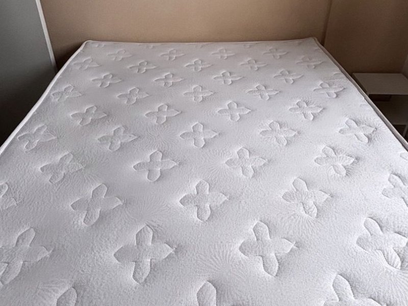 Colchão depois da limpeza